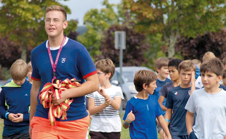 Collège : 6ème-3ème d'enseignement général. Options sections sportives